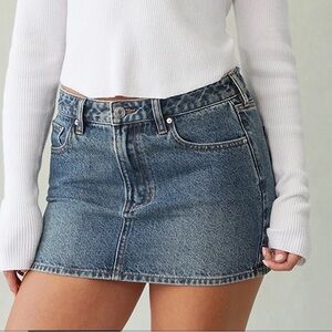 PacSun Bella Dark Indigo Mid Rise Denim Mini Skirt - Size 23